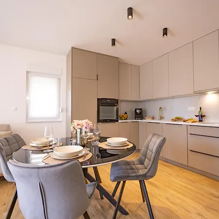 Frane - Maslina And Lavanda Apartmán