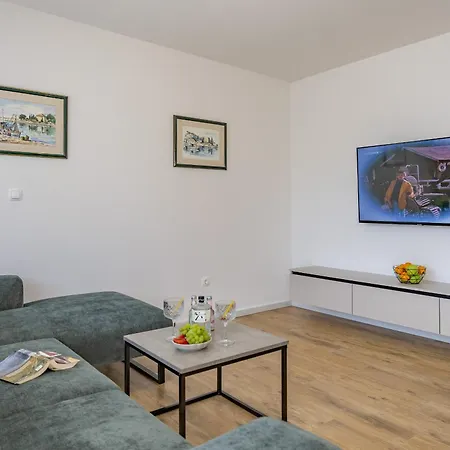 Frane - Maslina And Lavanda Apartmán